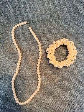 Vintage Cream Pearl Necklace and Bracelet Set